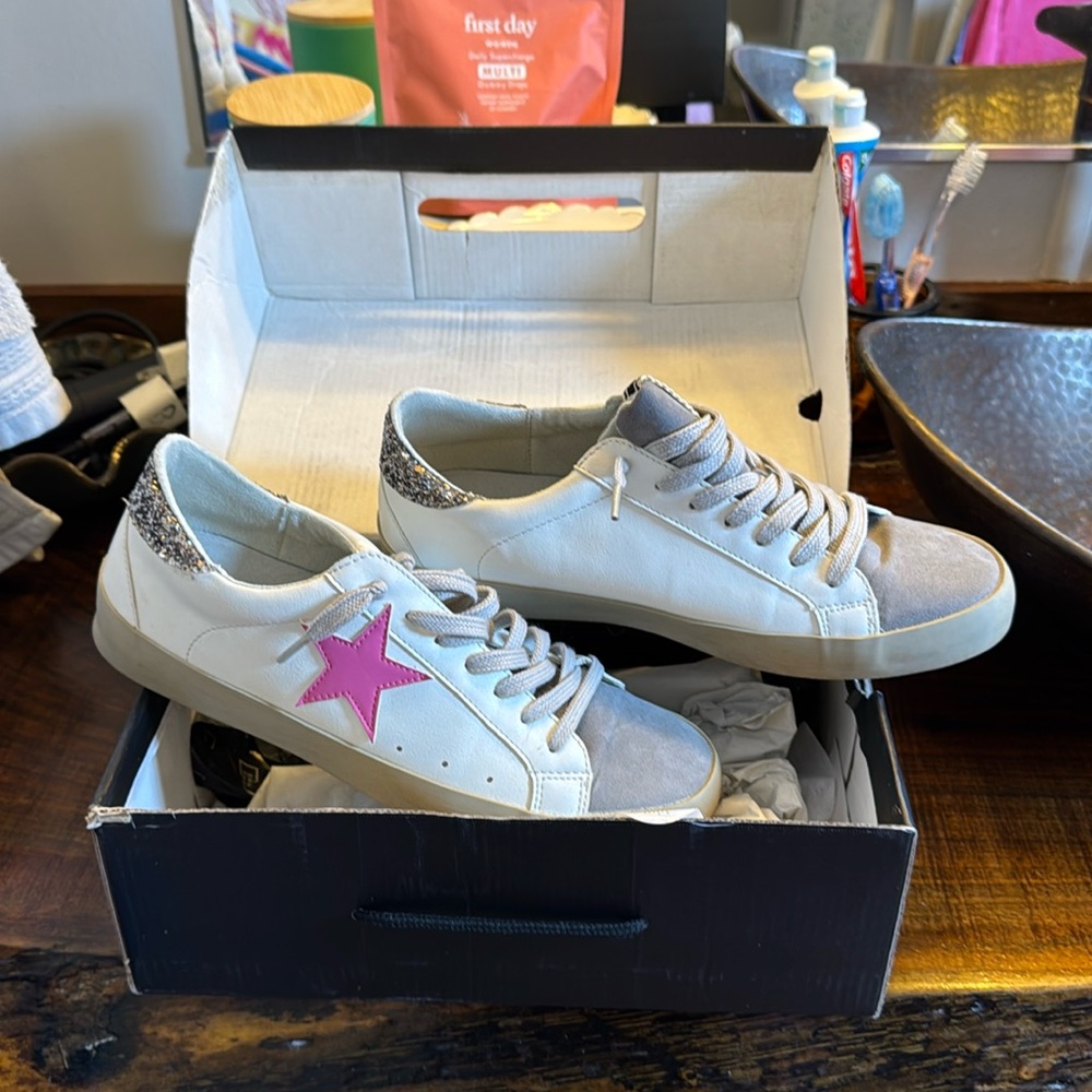 Shu shop glitter star shoes